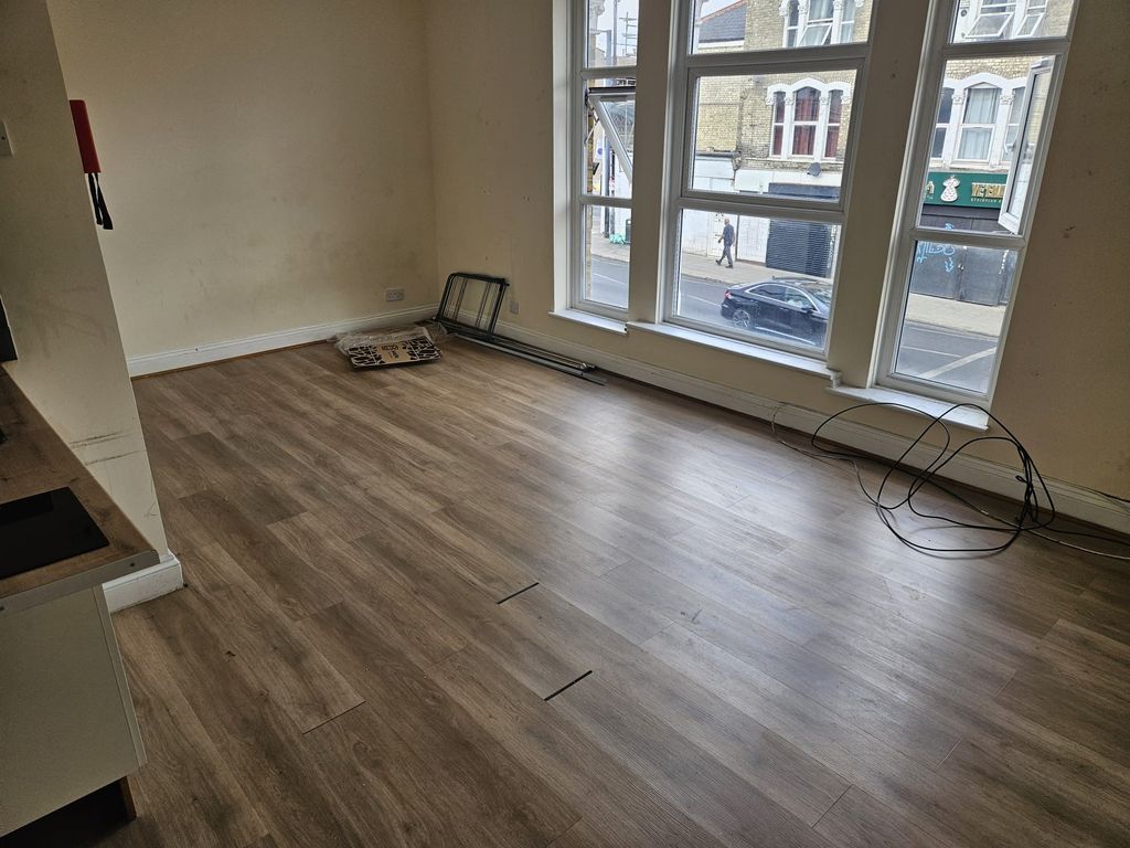 Property photo 3 of 4
