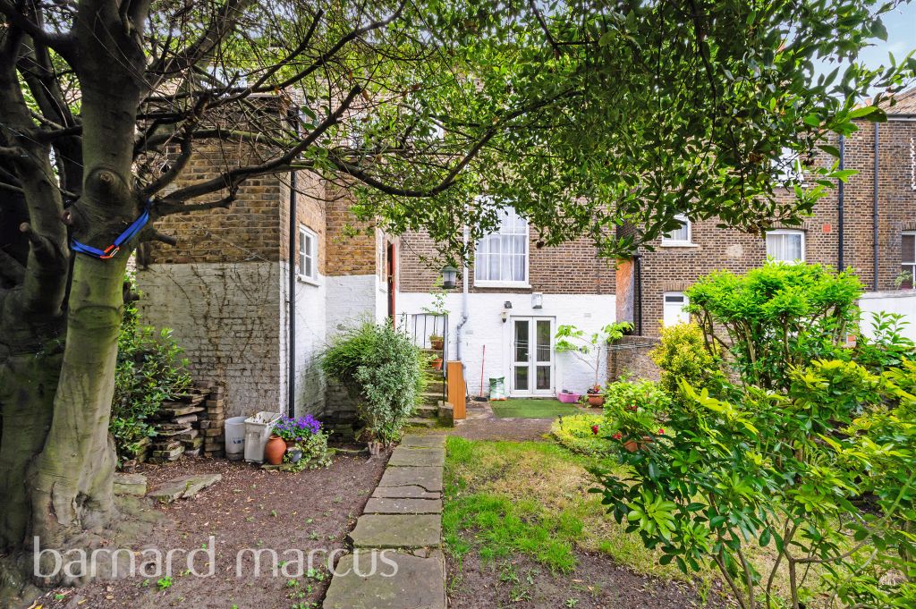 Property photo 3 of 17