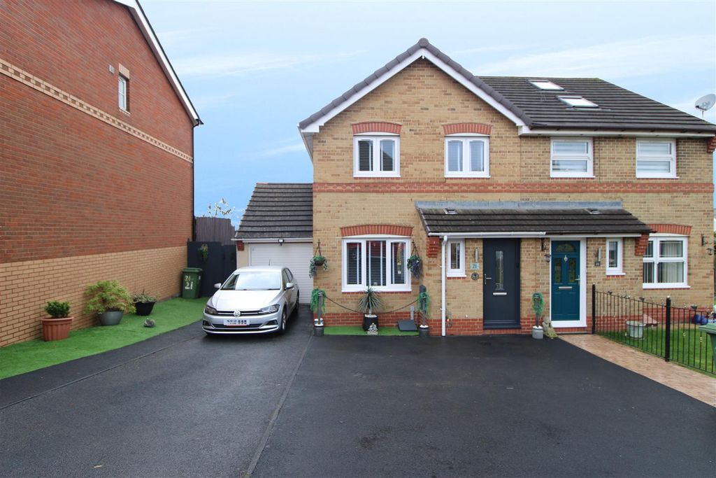 Property photo 1 of 27