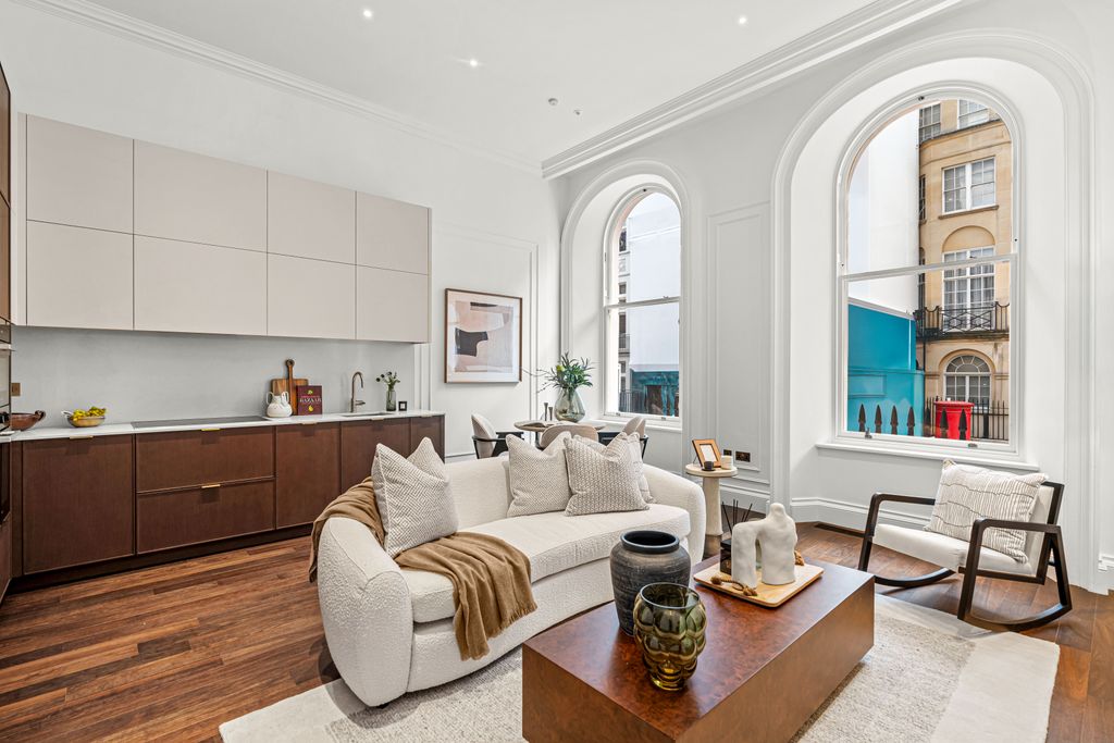 Property photo 2 of 10