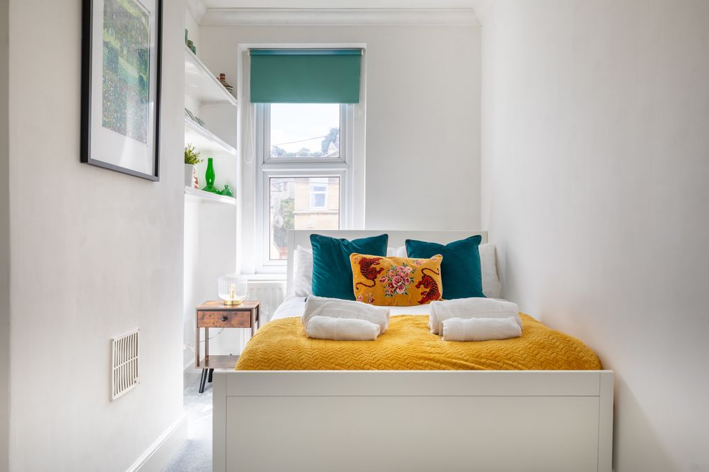 Property photo 2 of 26