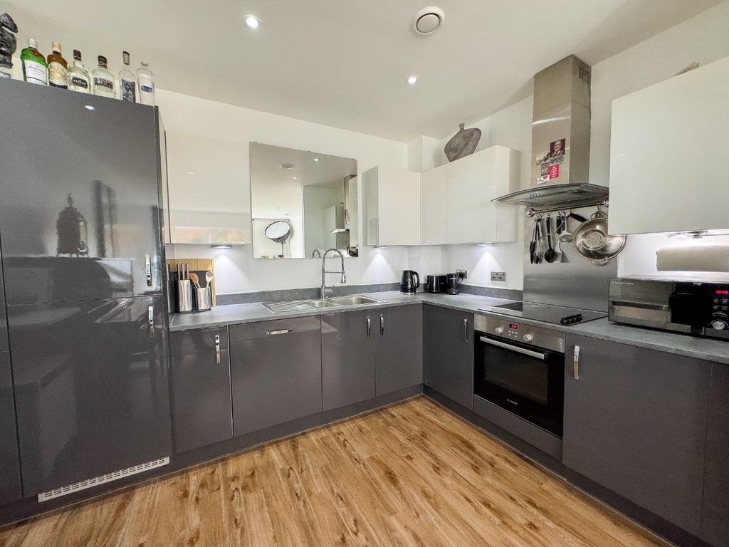Property photo 2 of 19 4241865