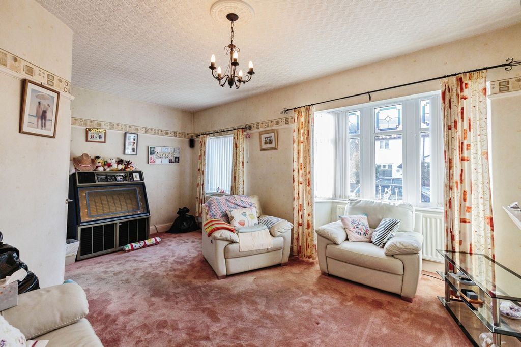 Property photo 3 of 17 Photo