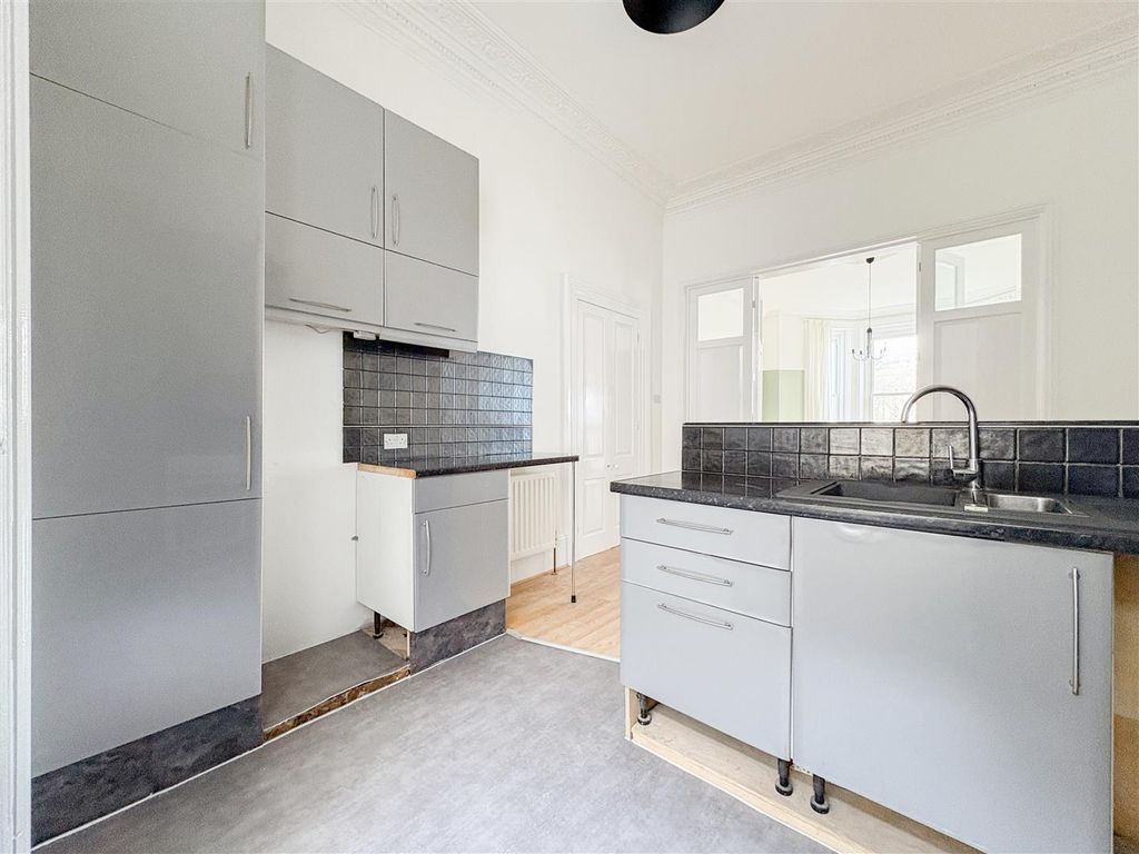 Property photo 2 of 25 Kitchen