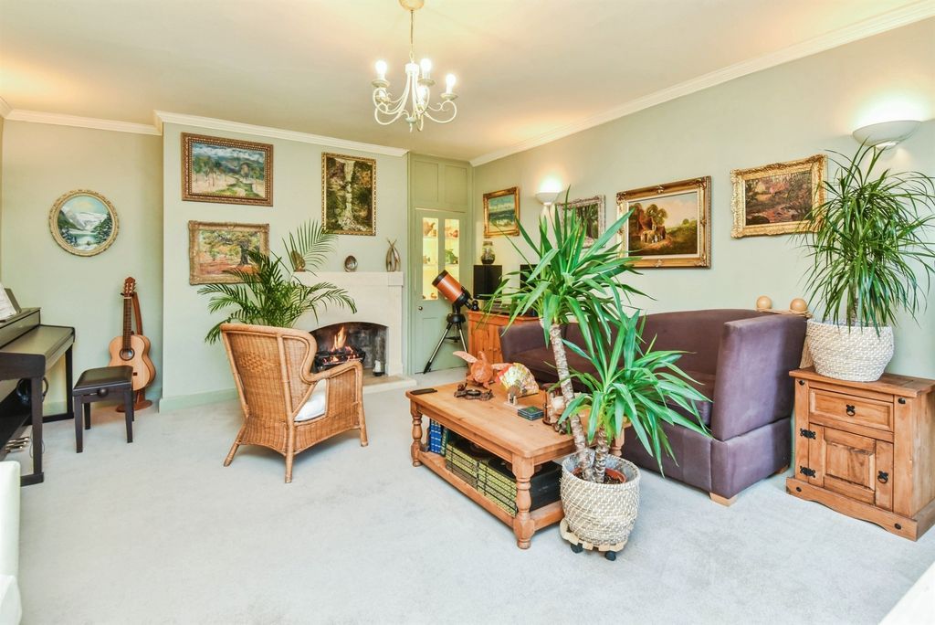 Property photo 2 of 18