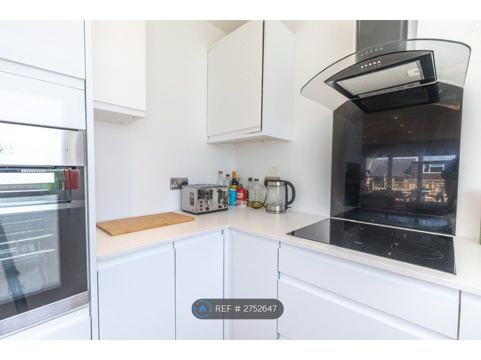 Property photo 2 of 35