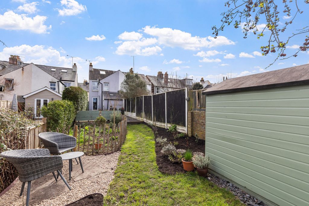 Property photo 1 of 21