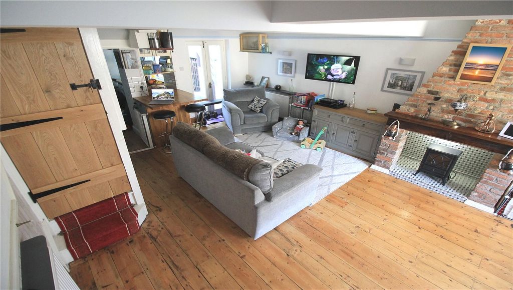 Property photo 3 of 13 4761272