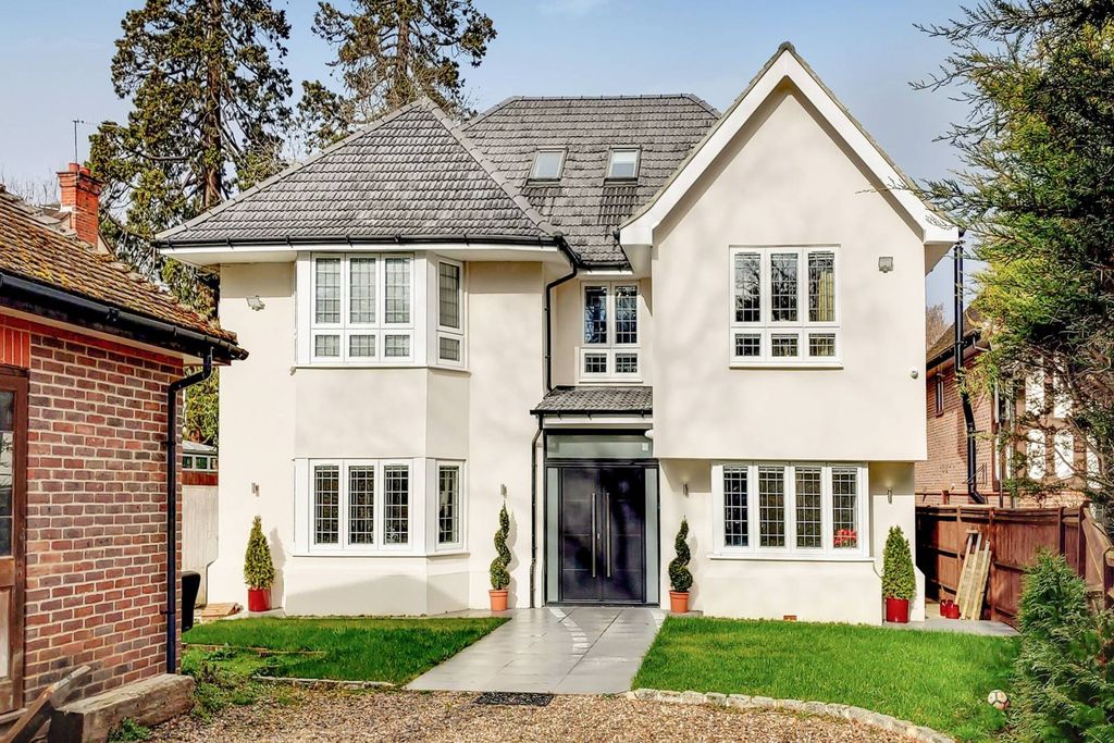 Property photo 1 of 33