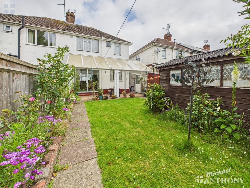 Property photo 3 of 14 Cam03852G0-Pr0318-Still011