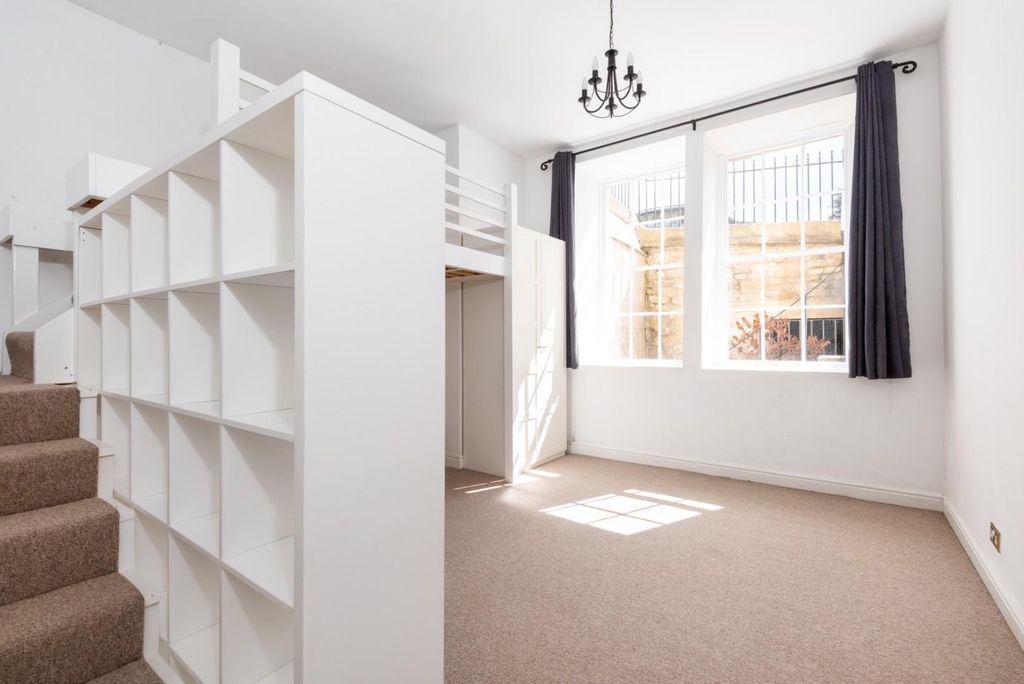 Property photo 3 of 15 Flat 2, 2, Marlborough Buildings, Bath, Ba1 2LX-10