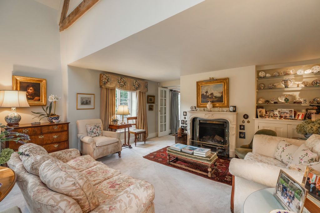 Property photo 2 of 19 Drawing Room