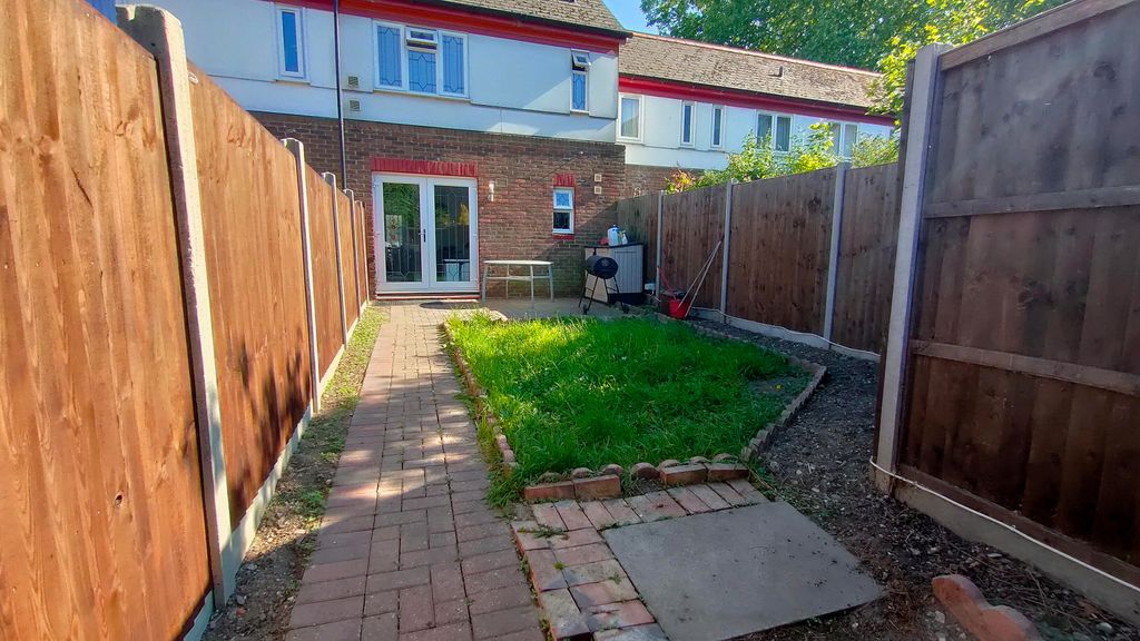 Property photo 3 of 12