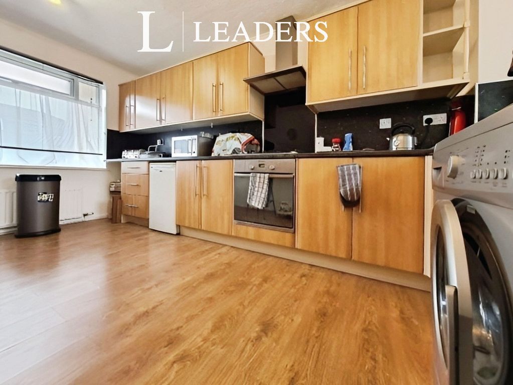 Property photo 2 of 12 3