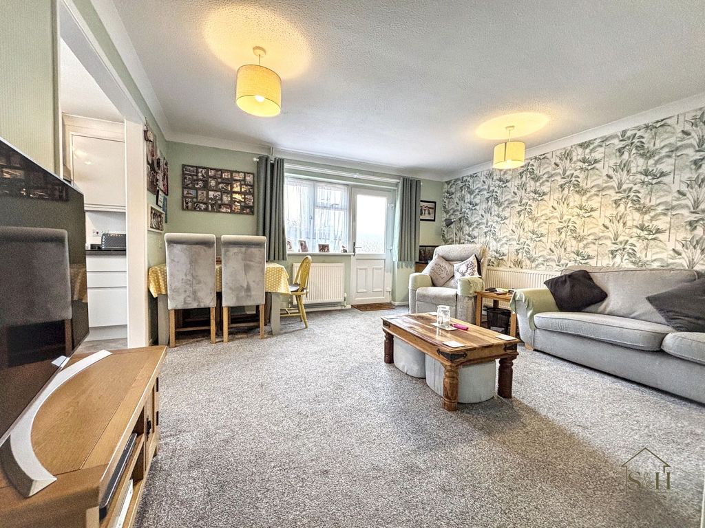 Property photo 3 of 16