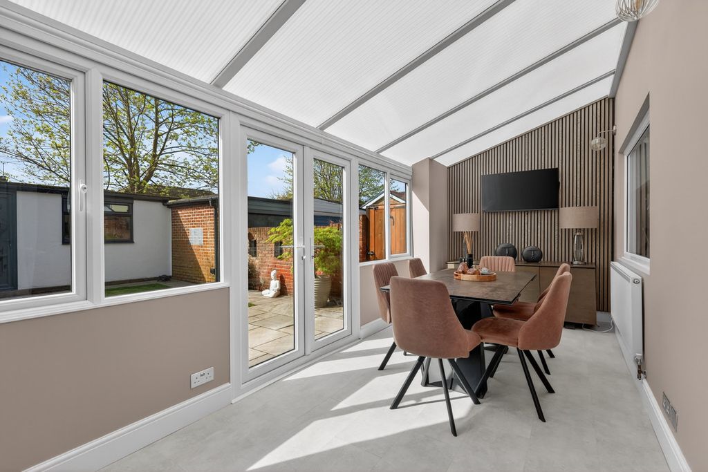 Property photo 3 of 32