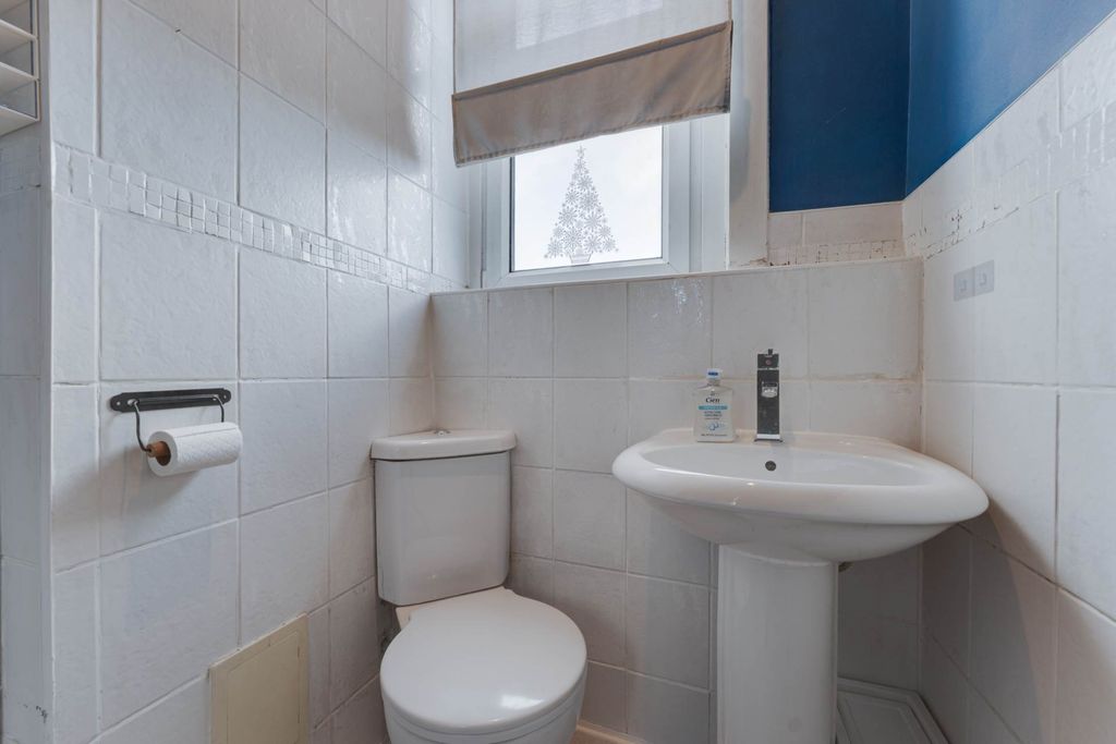 Additional image 10 of 2 bed flat for saleSt James Terrace, Lochwinnoch Road, Kilmacolm PA13