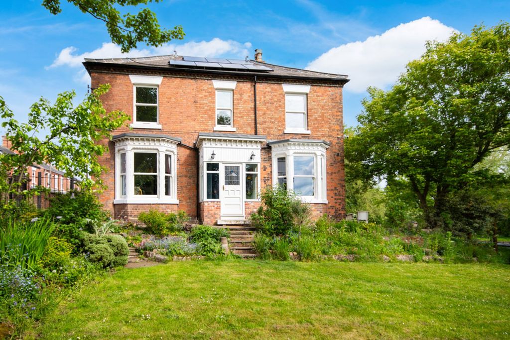 Property photo 1 of 29