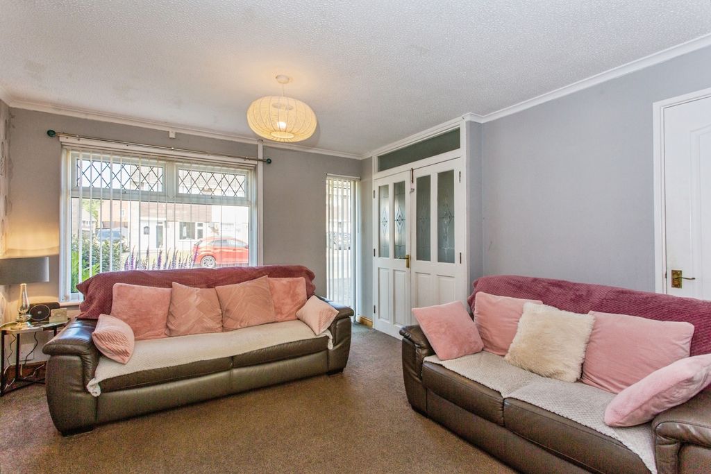 Property photo 3 of 18 Pbox-Img.Jpg