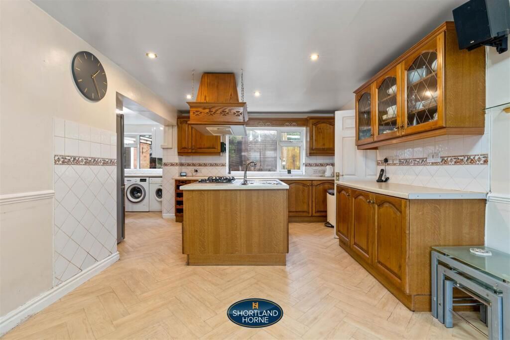 Property photo 3 of 33