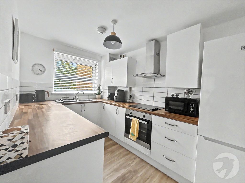 Property photo 1 of 18 Picture No. 01