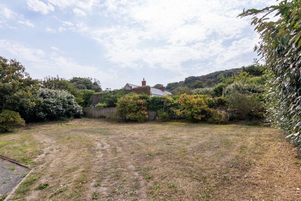 Property photo 2 of 12 Picture No. 10