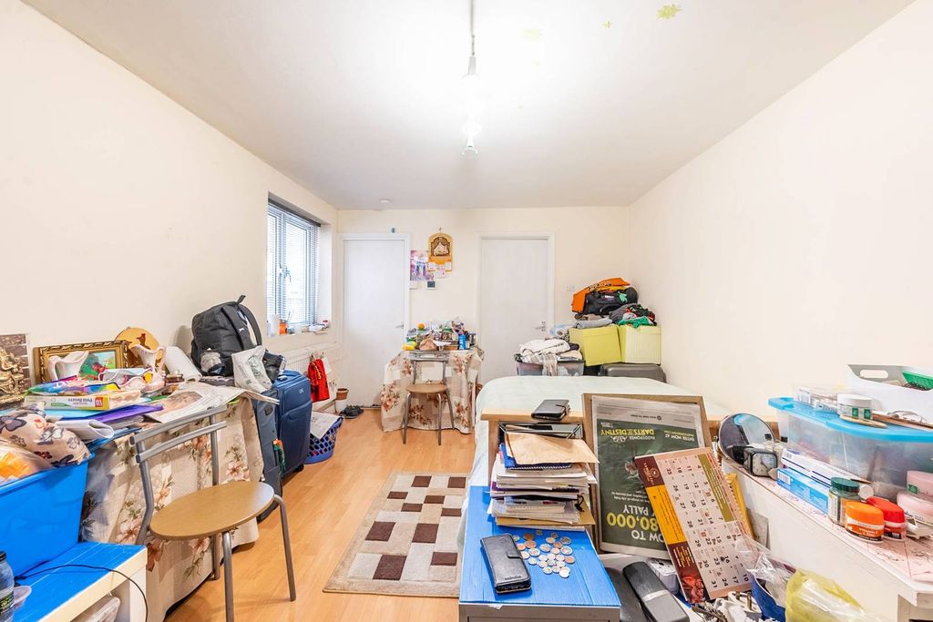 Property photo 2 of 6