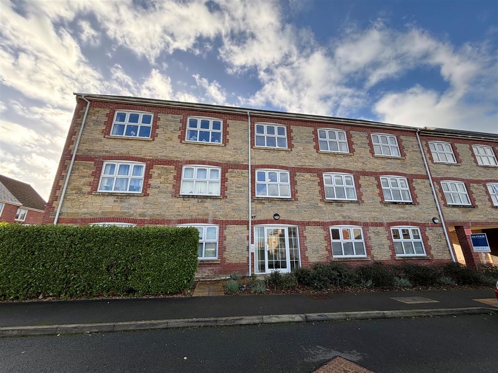 Property photo 1 of 9