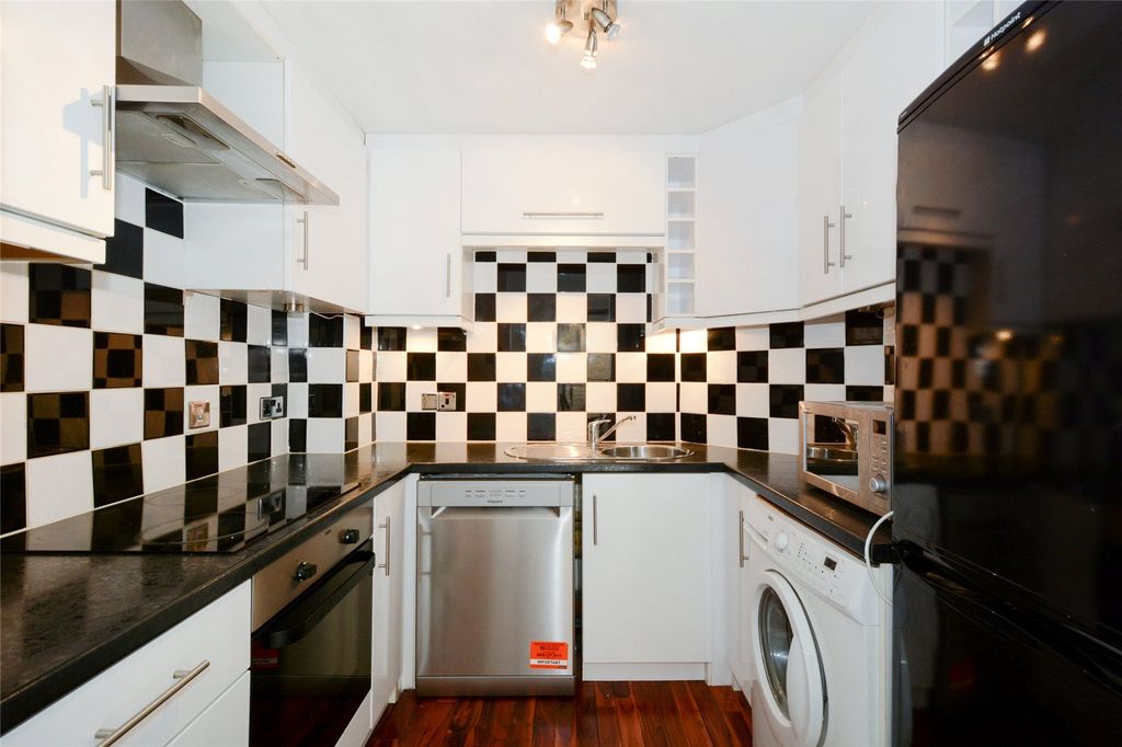 Property photo 3 of 13
