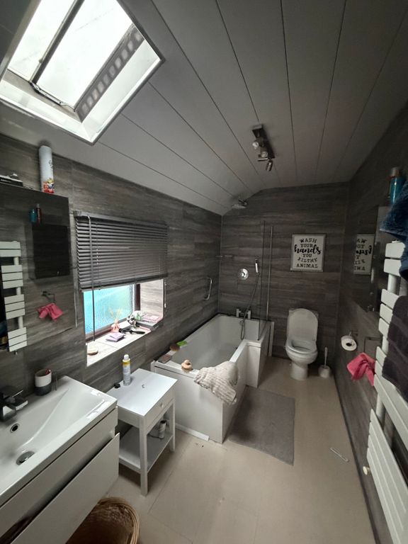 Property photo 2 of 3