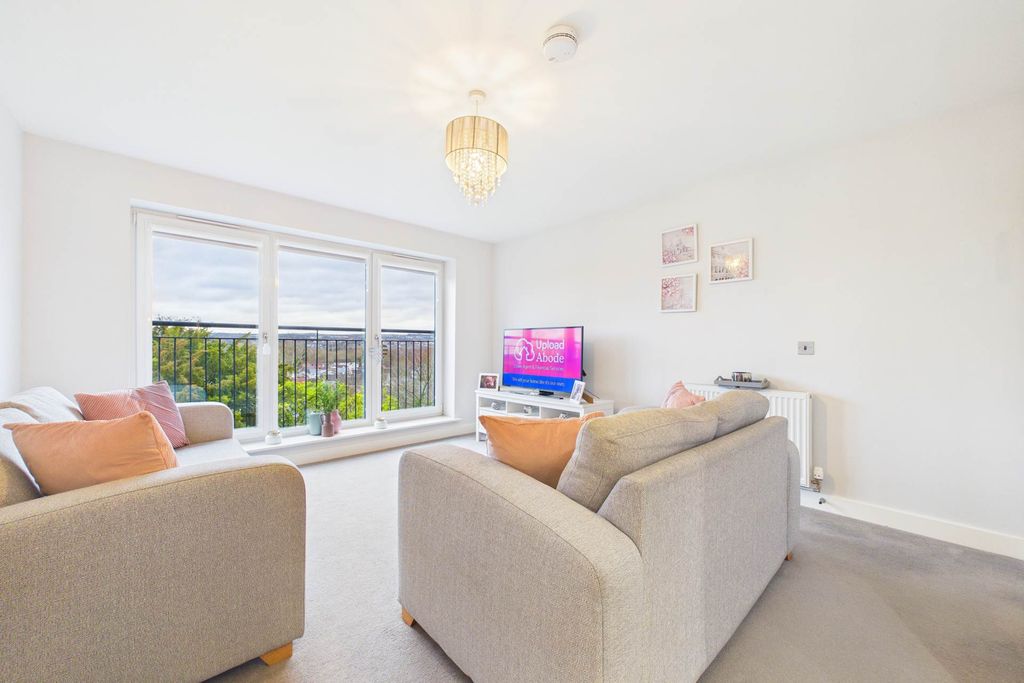 Property photo 2 of 20