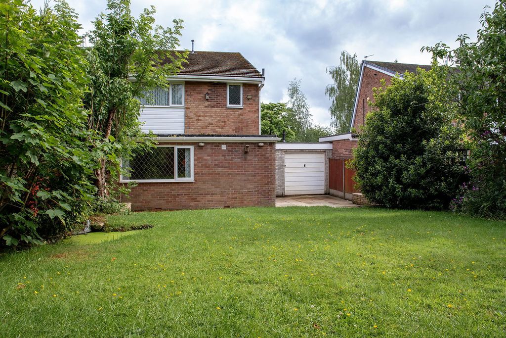Property photo 2 of 25