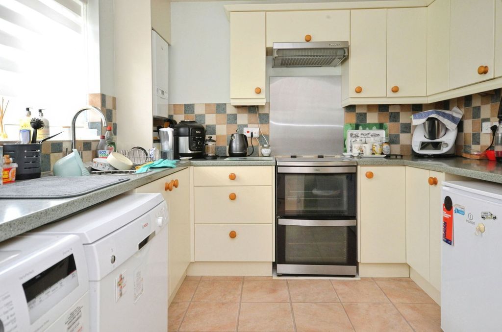 Property photo 2 of 16