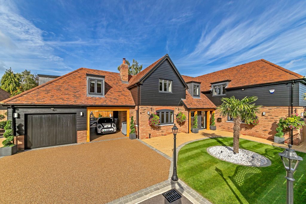 Property photo 1 of 40