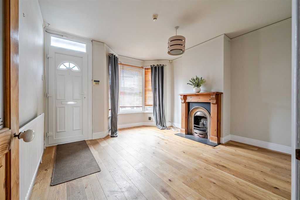 Property photo 2 of 20 Living Room