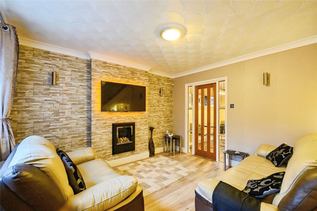 Property photo 3 of 22 Living Room