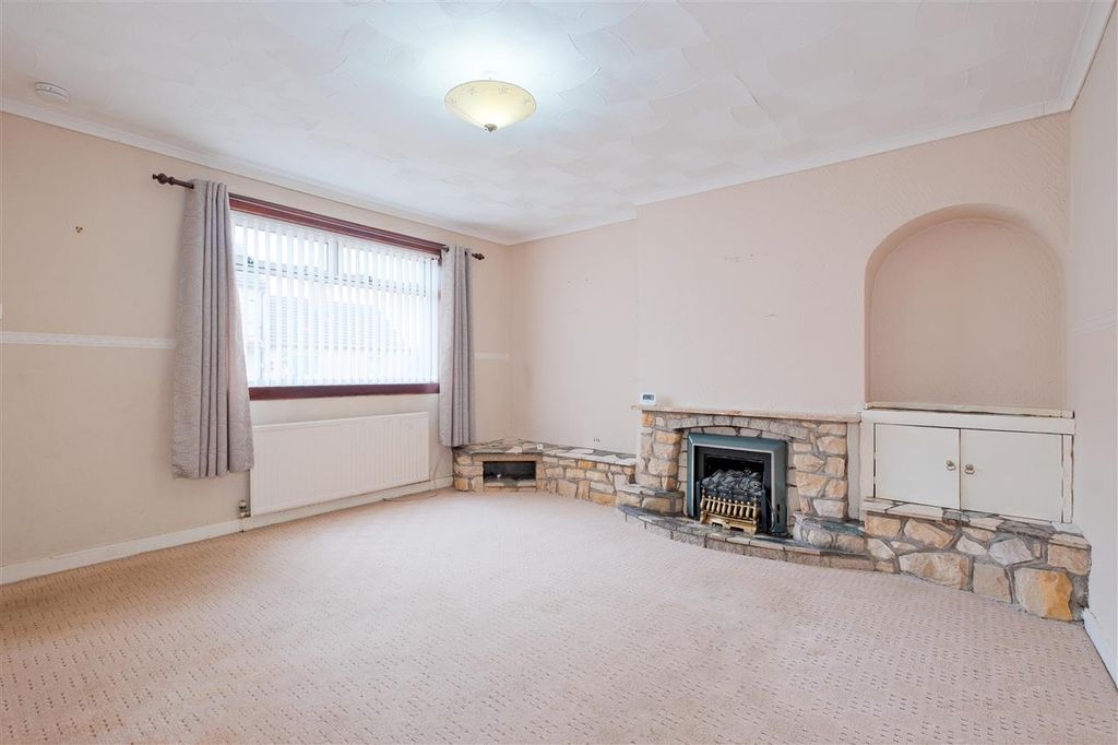 Property photo 2 of 14 Lounge