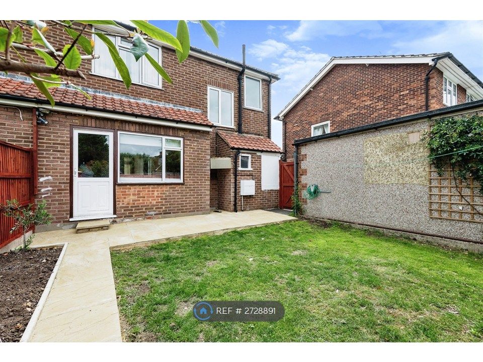 Property photo 2 of 15 Door To Flat