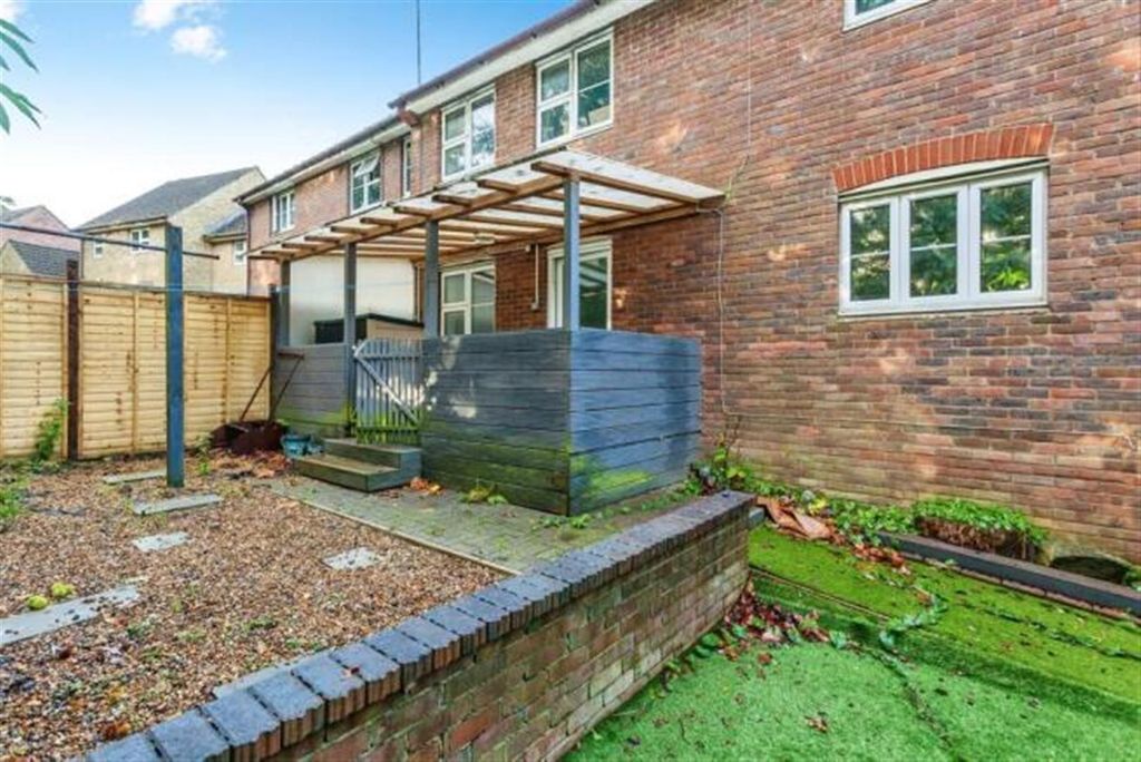 Property photo 2 of 10