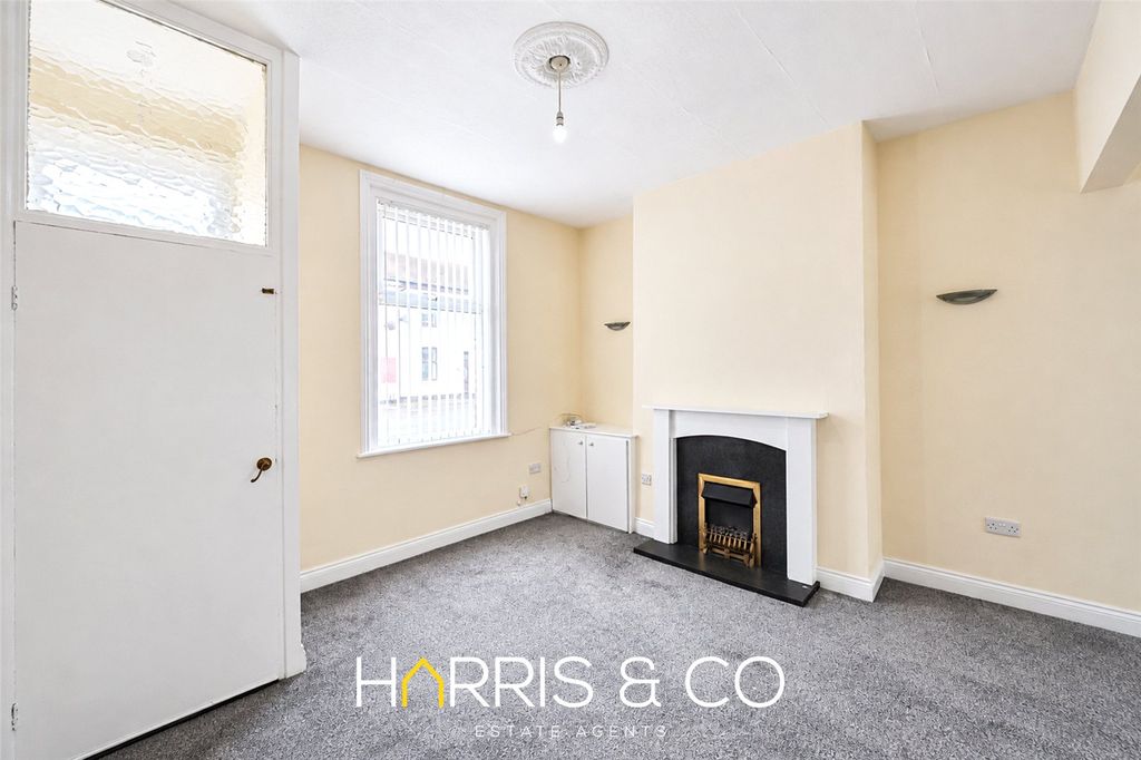 Property photo 2 of 10 Picture No. 04