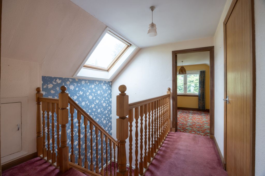 Property photo 3 of 36