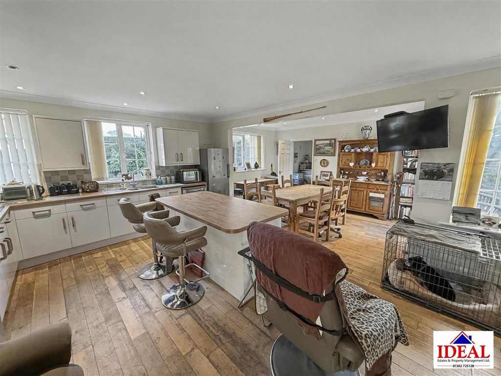 Additional image 6 of 5 bed detached bungalow for saleWilsic Road, Wilsic, Doncaster DN11