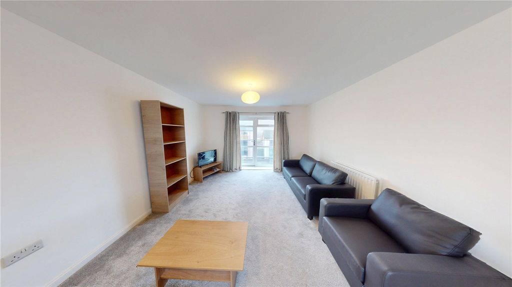 Property photo 3 of 8 Picture No. 02