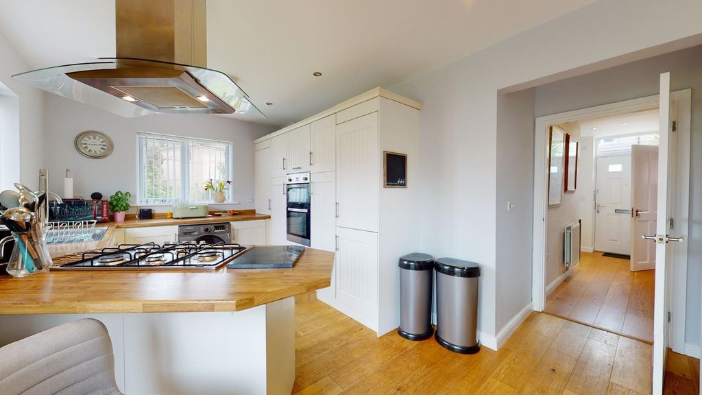 Property photo 2 of 16 2-Fieldway-05092023_140255.Jpg