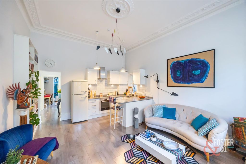 Property photo 1 of 17 Cromwell Road 16 Flat 1-011.Jpg