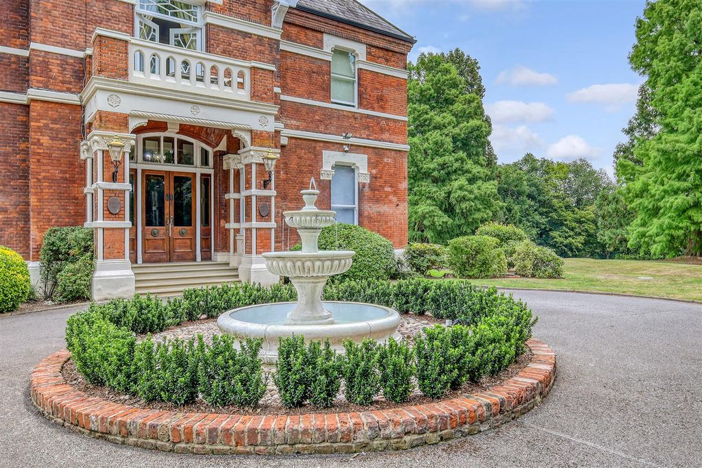 Property photo 1 of 36 1