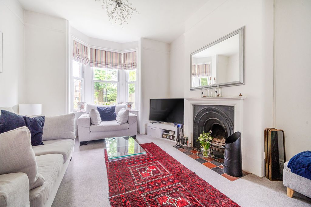 Property photo 2 of 16 Sitting Room