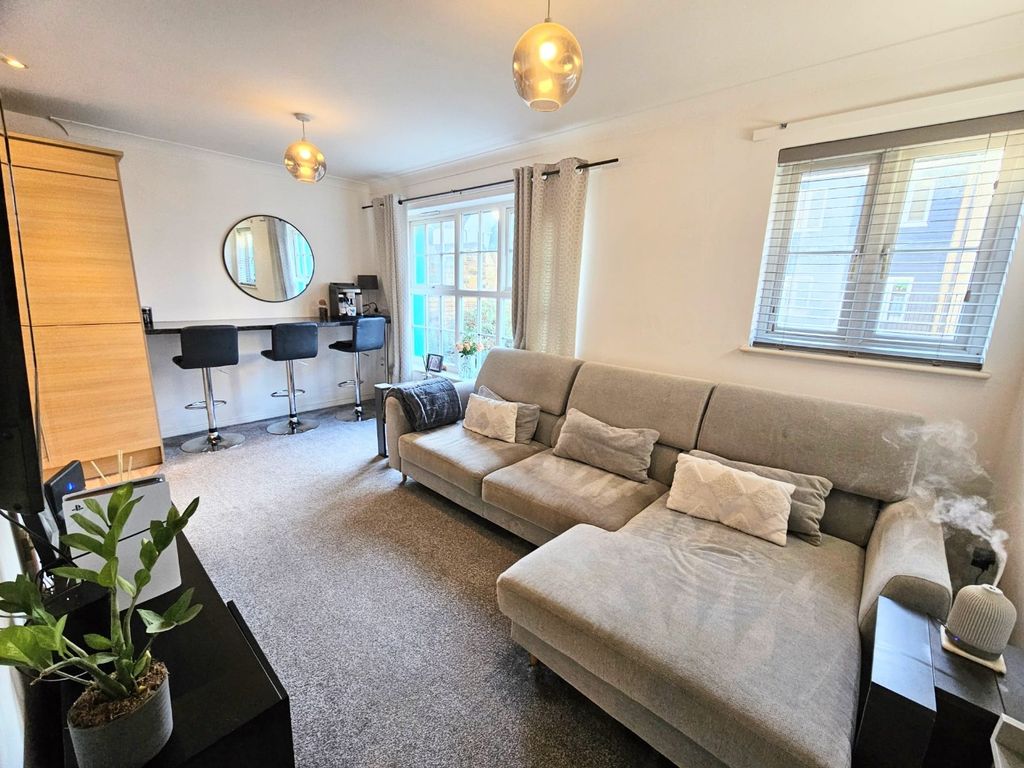 Property photo 3 of 13 3896255