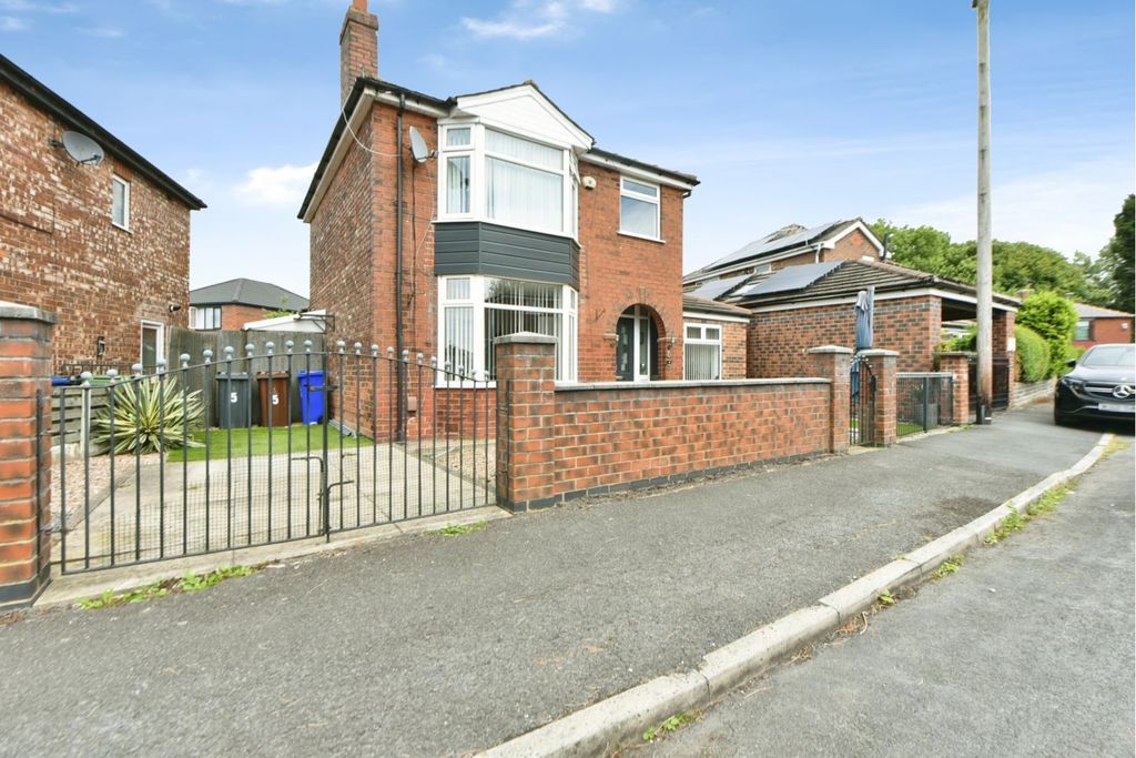 Property photo 1 of 17
