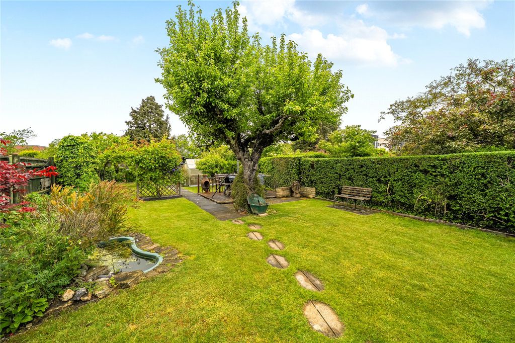 Property photo 2 of 19 Picture No. 15
